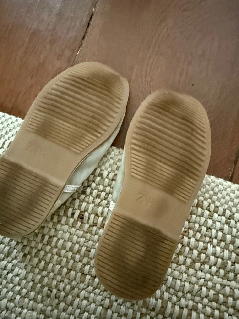 Zara Cream Girls Mary Jane Flats with Buckle Strap - Picture 6 of 6